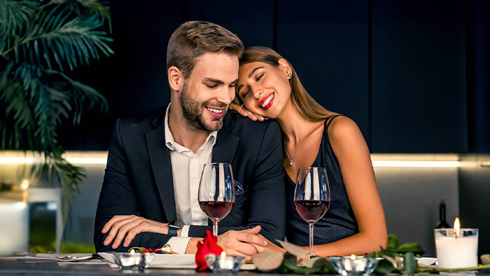 Happy Couple Avoiding First Date Food Mistakes